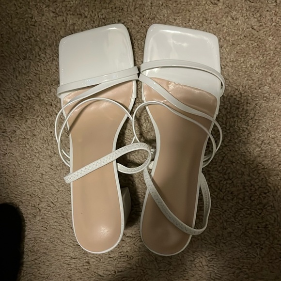 White heels - Picture 1 of 2